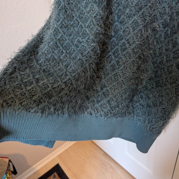 RARE! St. John | Eyelash Diamond-Knit Long Hooded Teddy Coat | Blue | M / L  EUC - Picture 15 of 15